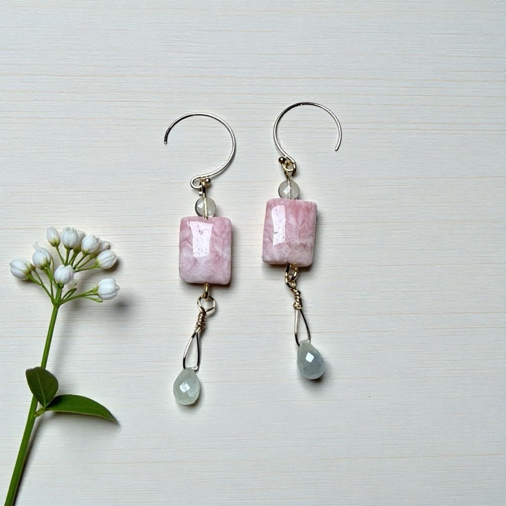 Gemstone dangle earrings‎